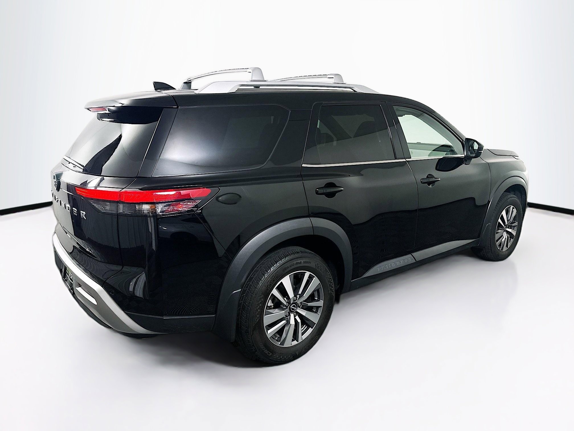 Used 2023 Nissan Pathfinder SL image 9