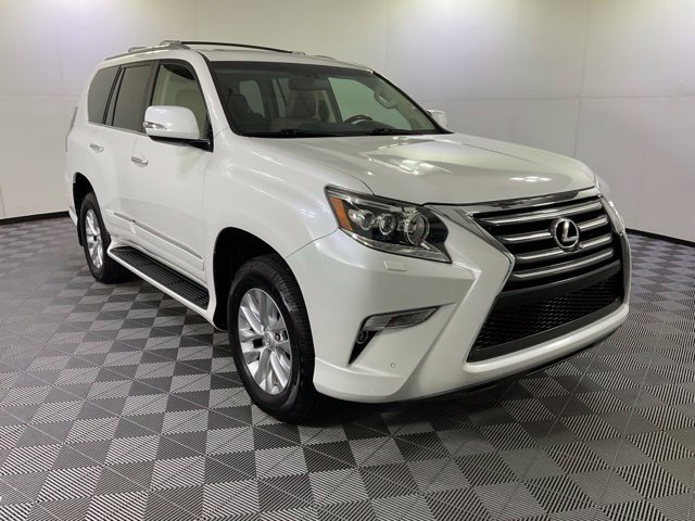 Used 2017 Lexus GX 460 AWD/4WD image 3