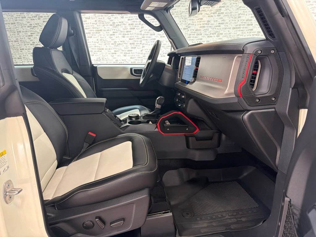 Used 2026 Ford Bronco Outer Banks w/ Sasquatch Package AWD/4WD image 12