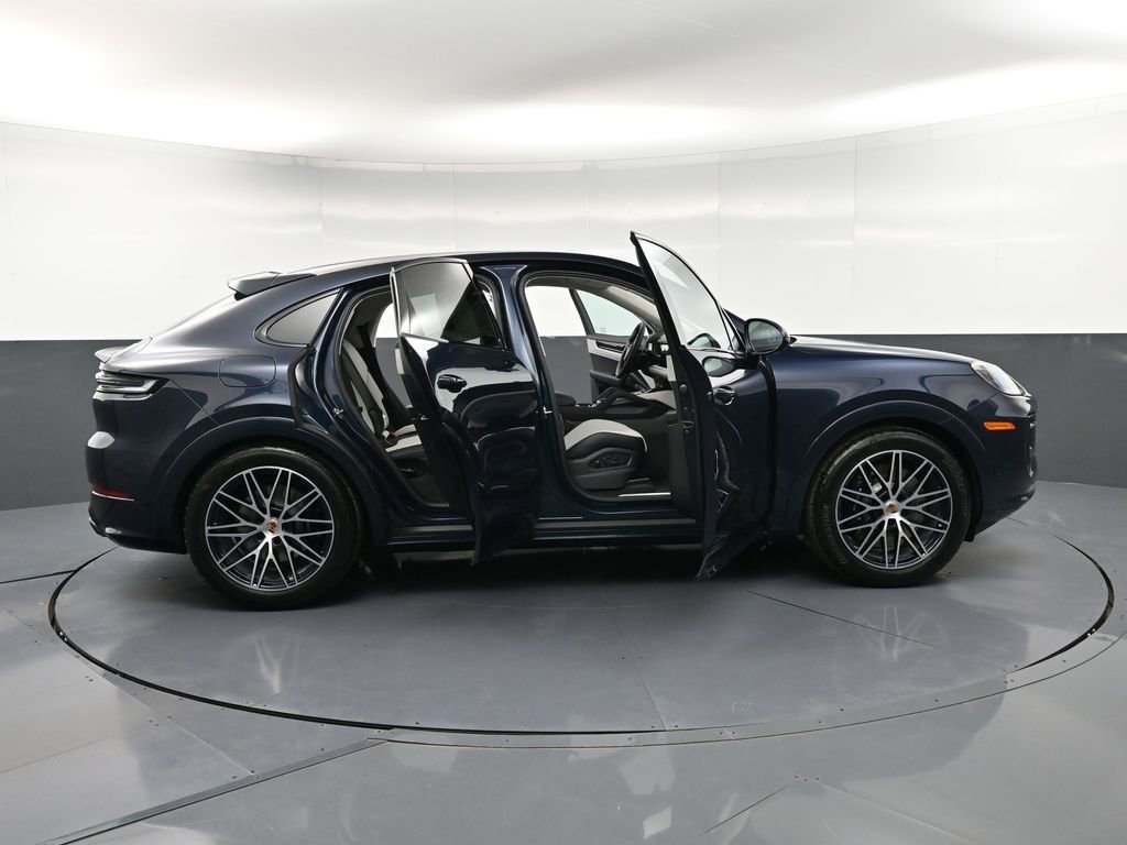 New 2026 Porsche Cayenne GTS image 39