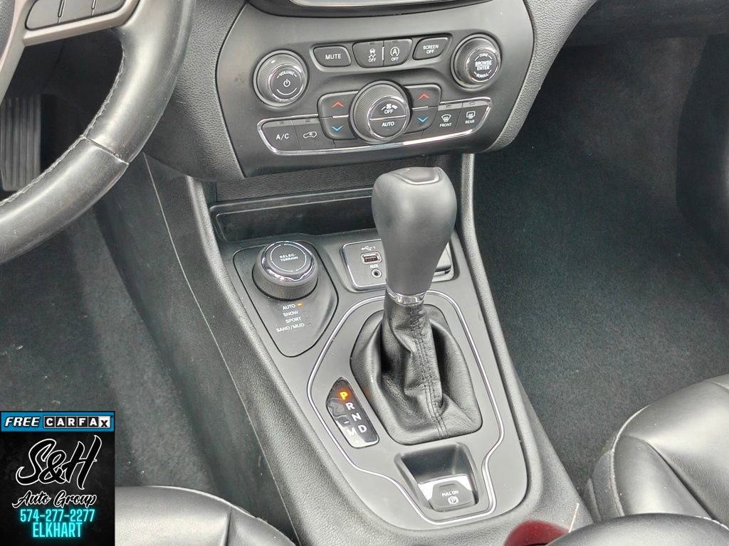Used 2019 Jeep Cherokee Latitude Plus w/ Comfort/Convenience Group AWD/4WD image 11
