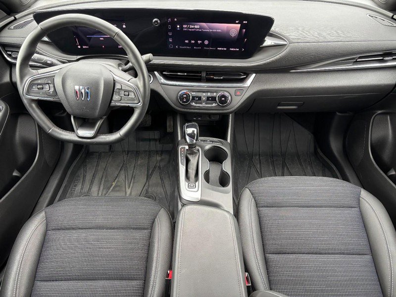 Used 2025 Buick Envista Preferred w/ Convenience I Package image 11