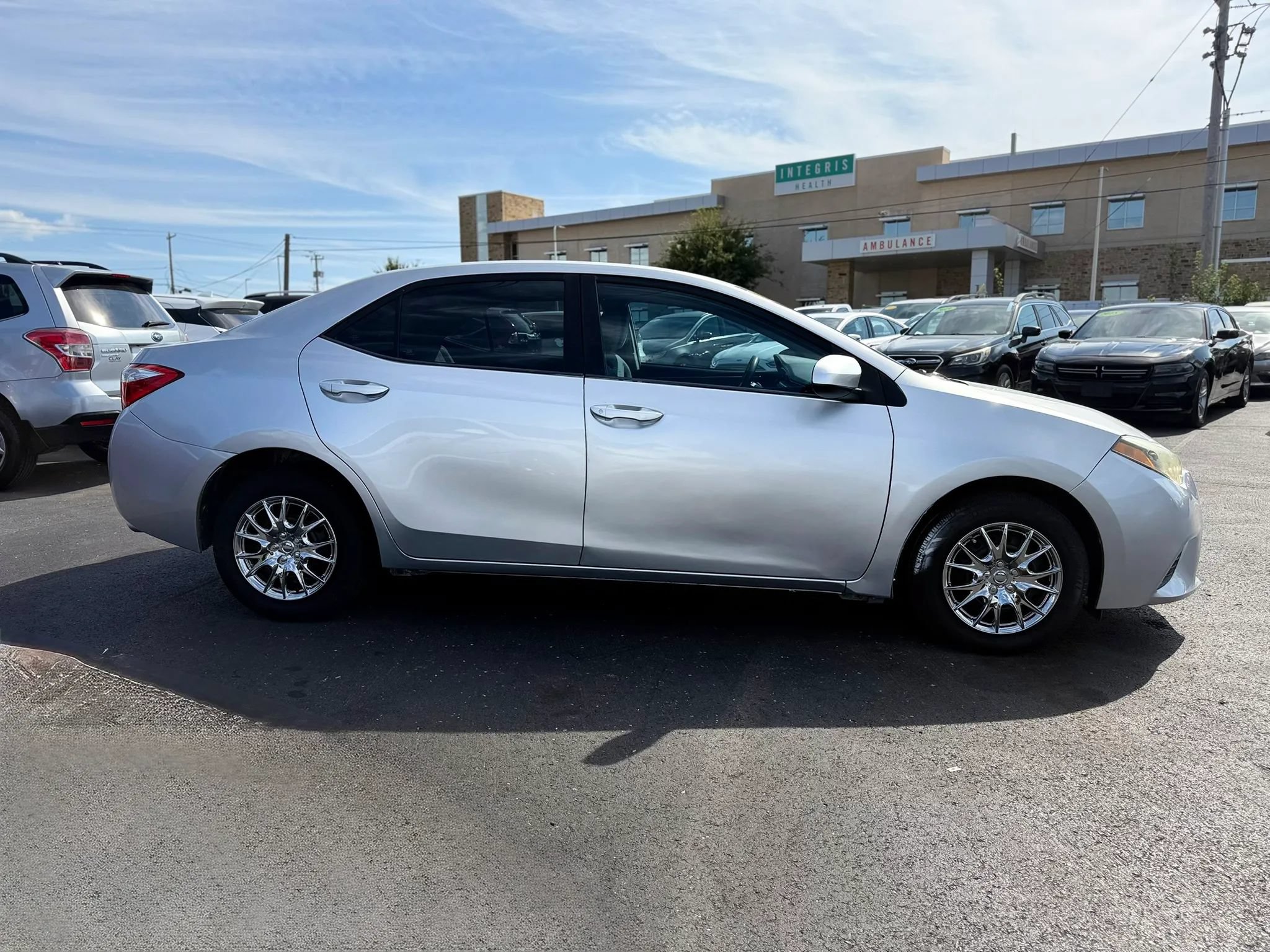 Used 2016 Toyota Corolla L FWD image 2