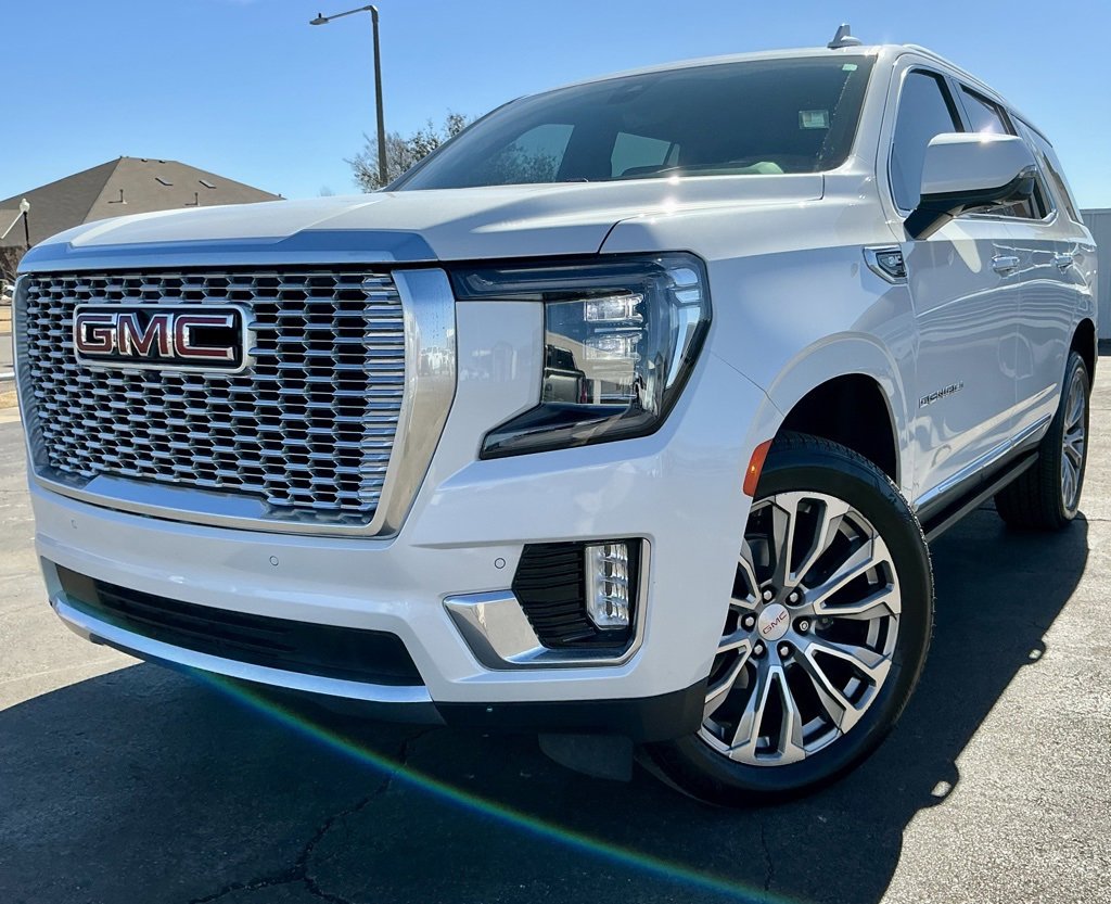 Used 2022 GMC Yukon Denali w/ Denali Ultimate Package image 3