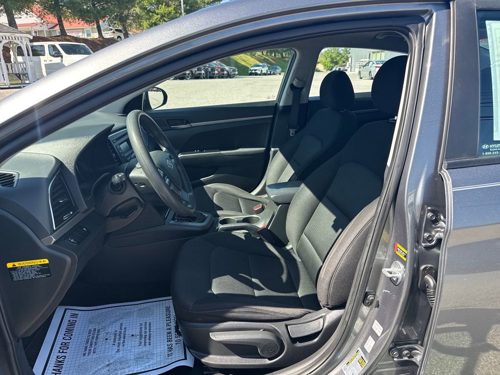 Used 2018 Hyundai Elantra SE FWD image 10