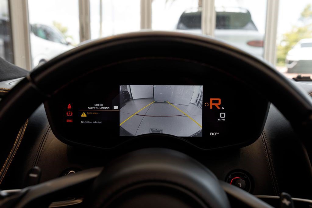 Used 2019 McLaren 570S Spider RWD image 16