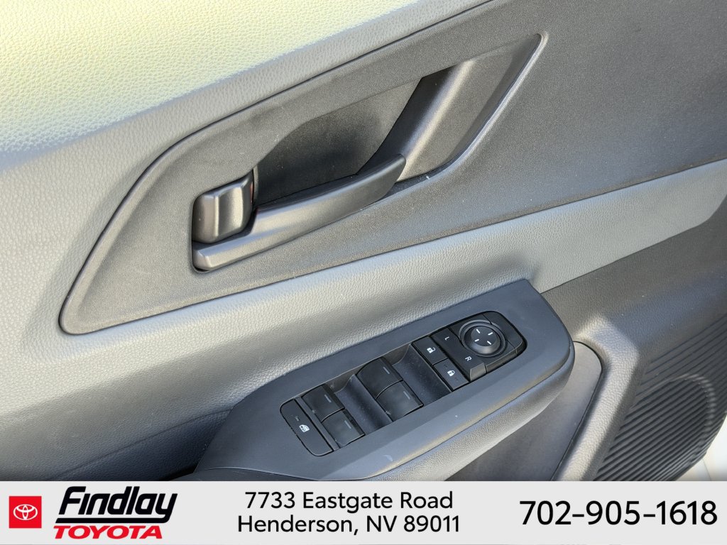 Certified 2025 Toyota Prius LE FWD image 21