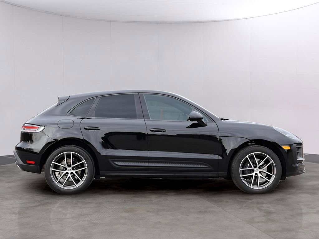 New 2026 Porsche Macan image 9