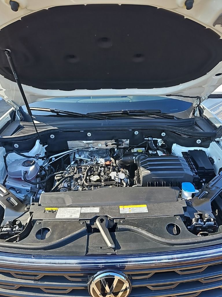 Used 2025 Volkswagen Atlas Cross Sport SE image 10