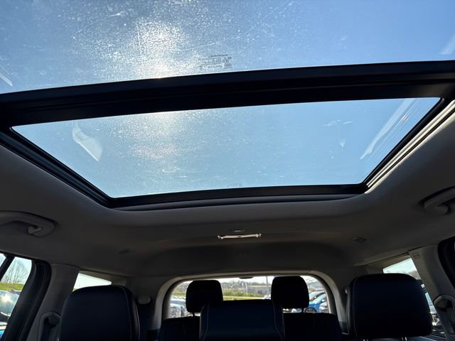 Used 2023 Jeep Grand Cherokee L Limited w/ Luxury Tech Group II image 17