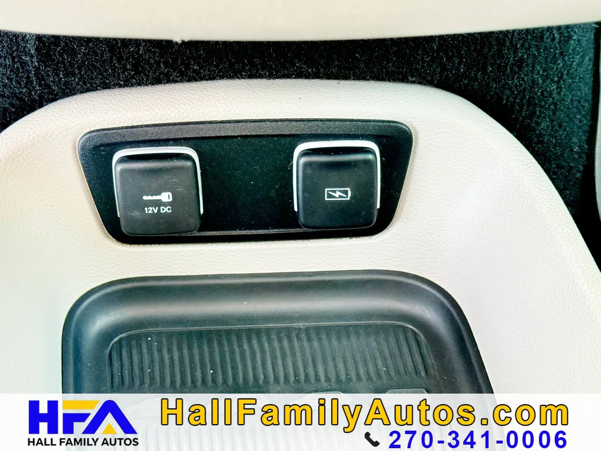 Used 2021 Chrysler Voyager Lxi image 26