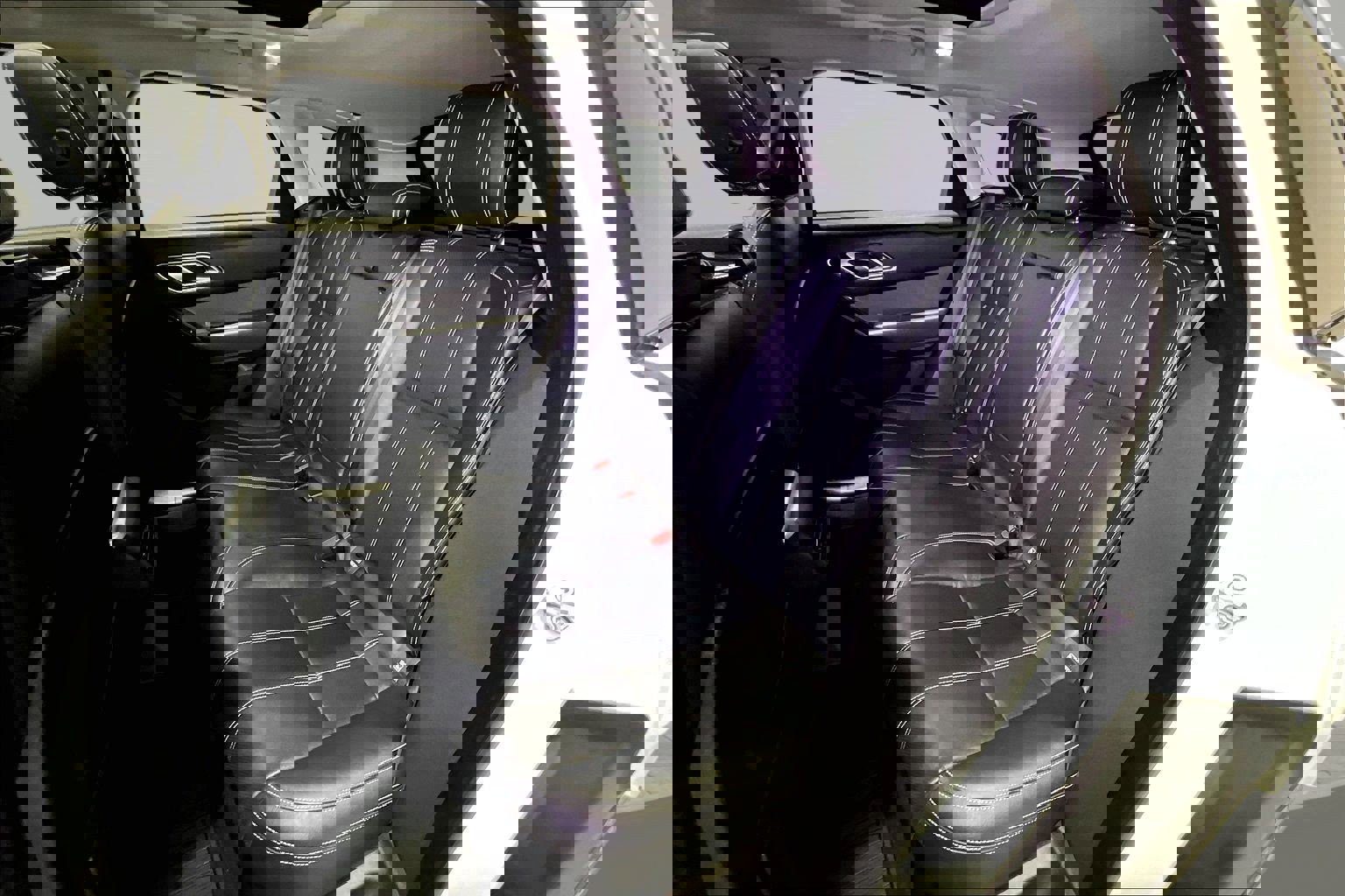 Used 2019 Land Rover Range Rover Velar S image 21