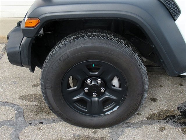 Used 2018 Jeep Wrangler Unlimited Sport image 11