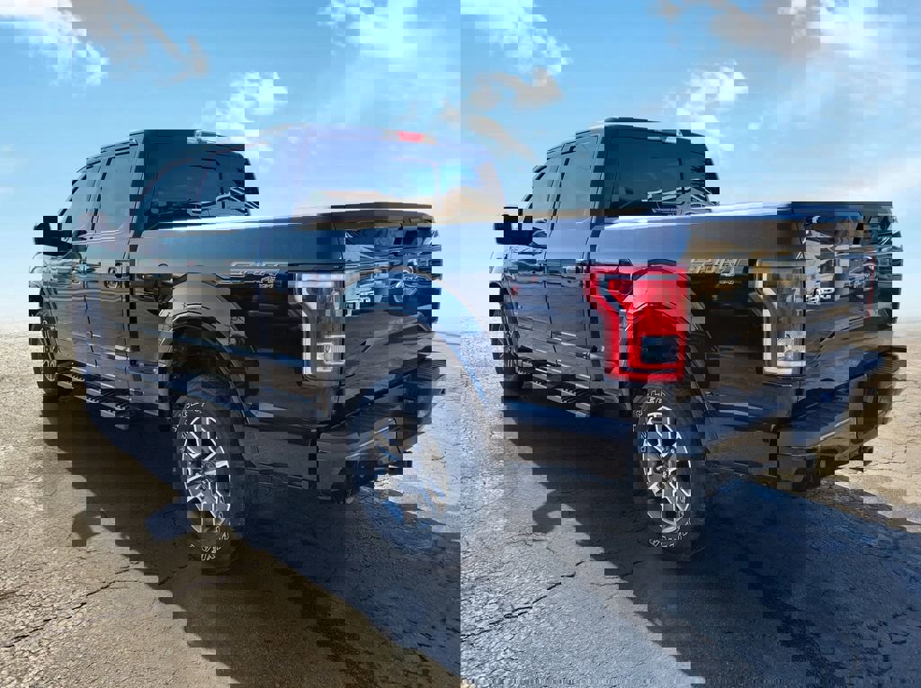 Used 2017 Ford F150 XLT w/ Equipment Group 302A Luxury image 3