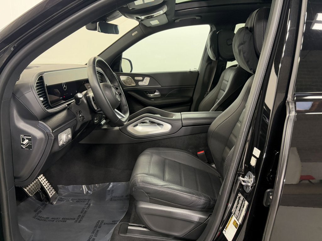 Used 2025 Mercedes-Benz GLS 580 4MATIC image 8