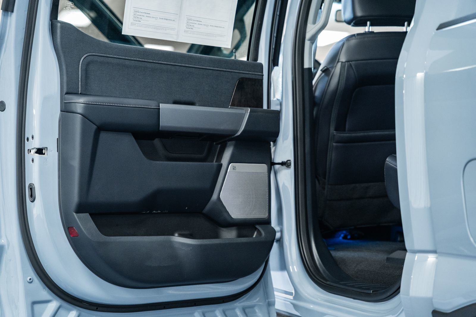 Used 2025 Ford F250 Lariat w/ Black Appearance Package image 44