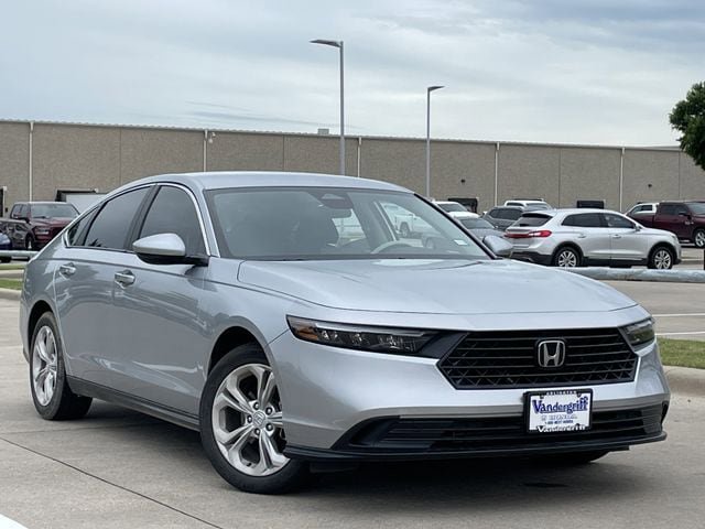 Used 2025 Honda Accord LX image 2