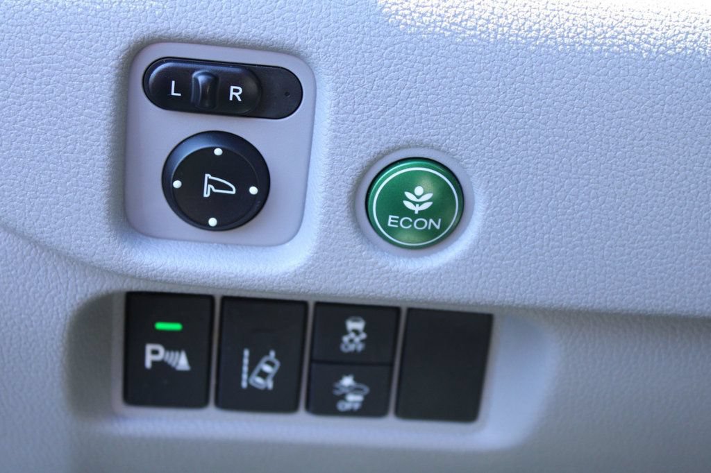Used 2016 Honda Pilot Touring image 29
