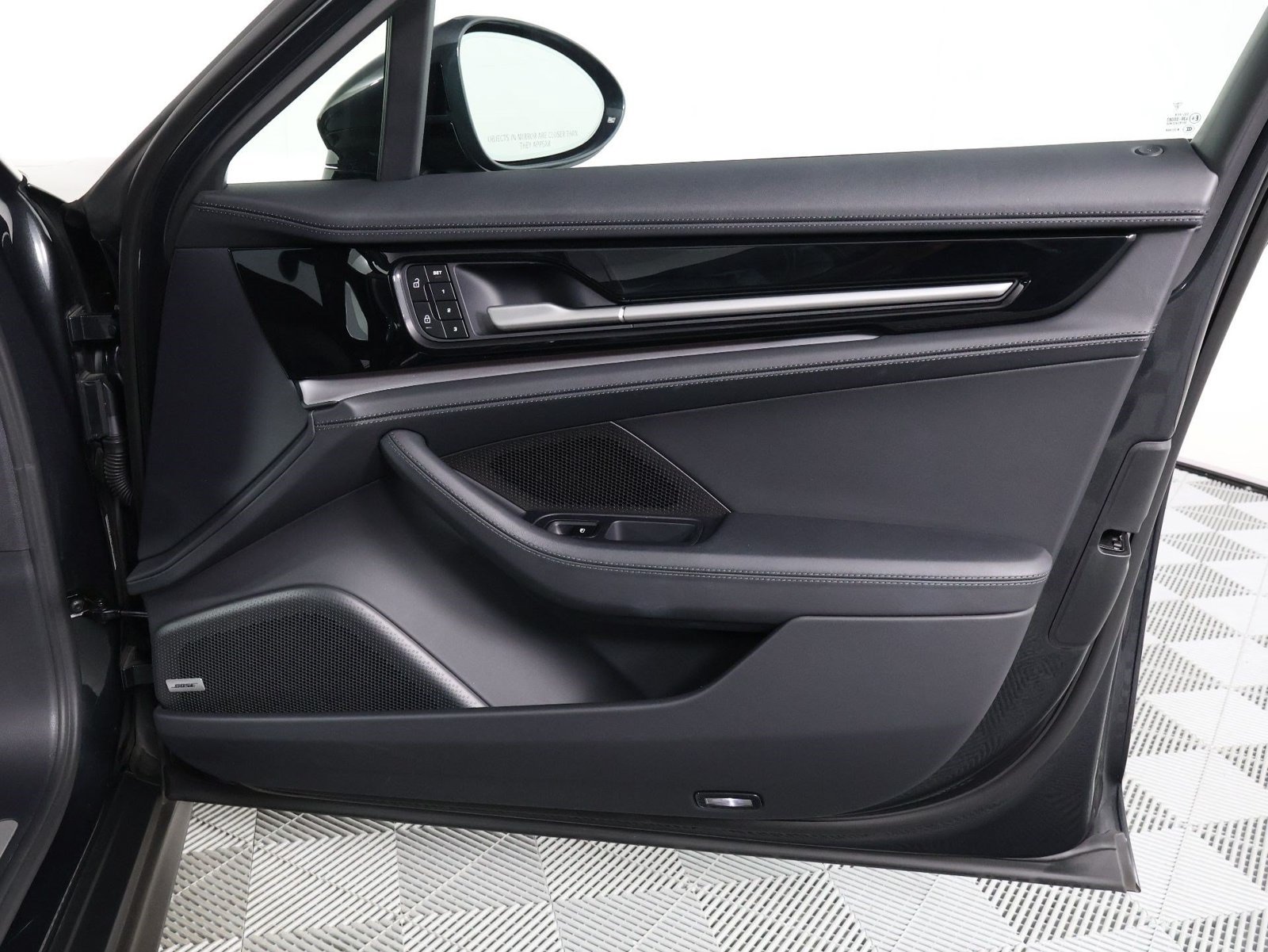 Certified 2024 Porsche Panamera RWD image 23