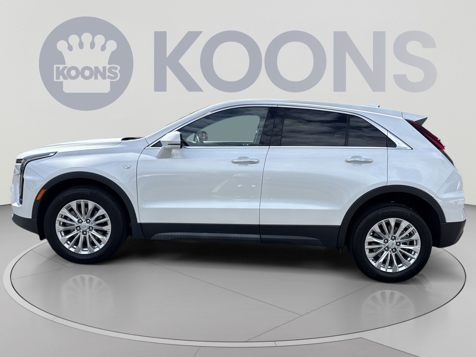 Used 2024 Cadillac XT4 Luxury w/ Cold Weather Package AWD/4WD image 2