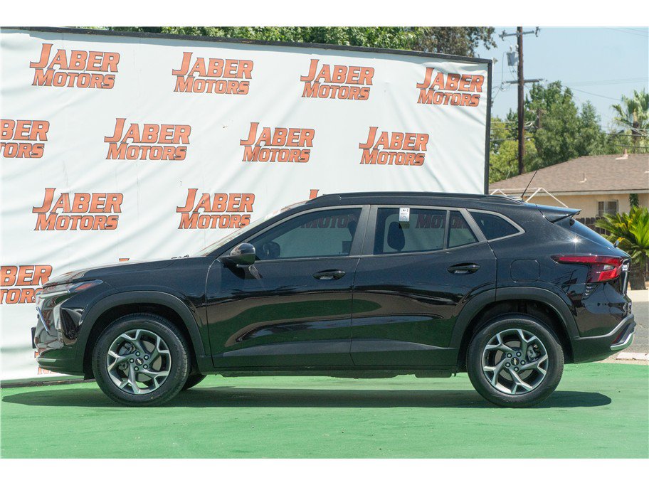 Used 2024 Chevrolet Trax LT FWD image 25