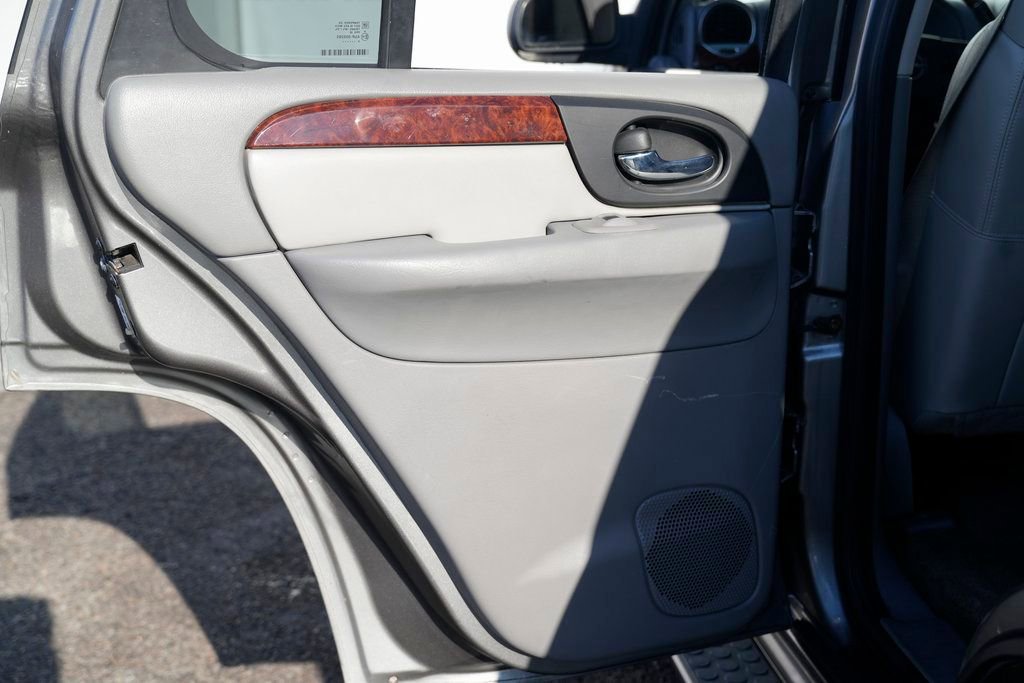 Used 2009 GMC Envoy Denali w/ Sun And 6-Disc Cd Package image 28