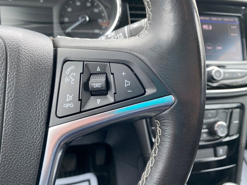 Used 2022 Buick Encore Preferred image 28