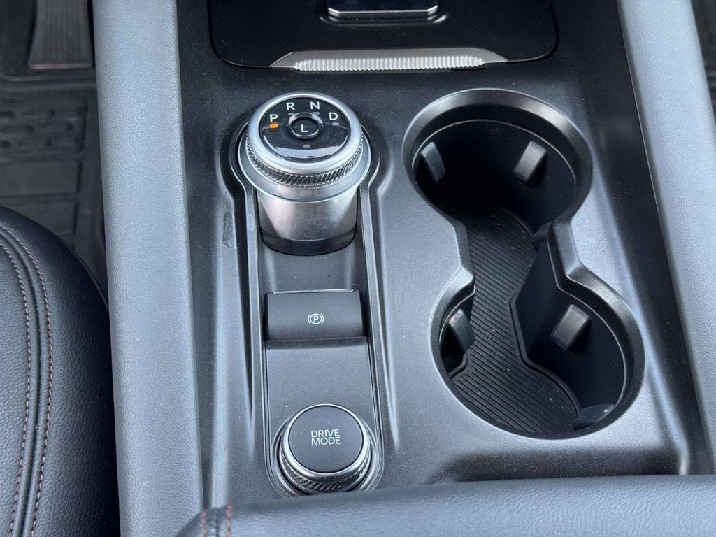 Used 2025 Ford Explorer Active RWD image 6