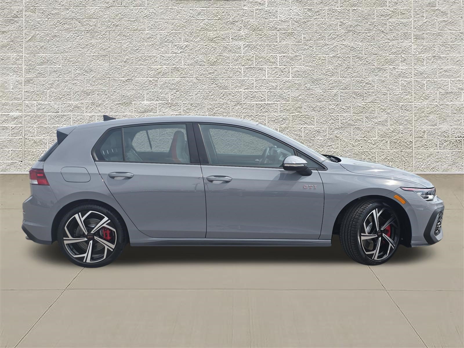 New 2026 Volkswagen GTI SE FWD image 8