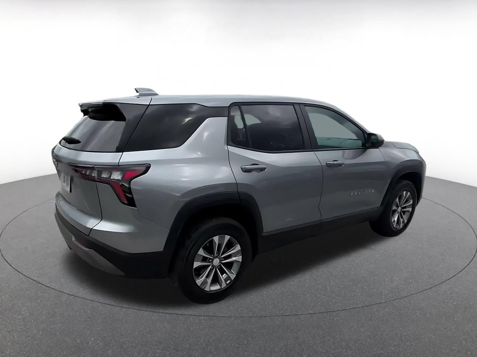 Used 2025 Chevrolet Equinox LT FWD image 15