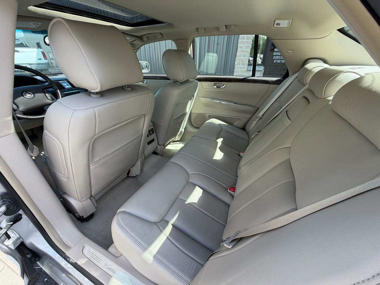 Used 2010 Cadillac DTS Luxury FWD image 17