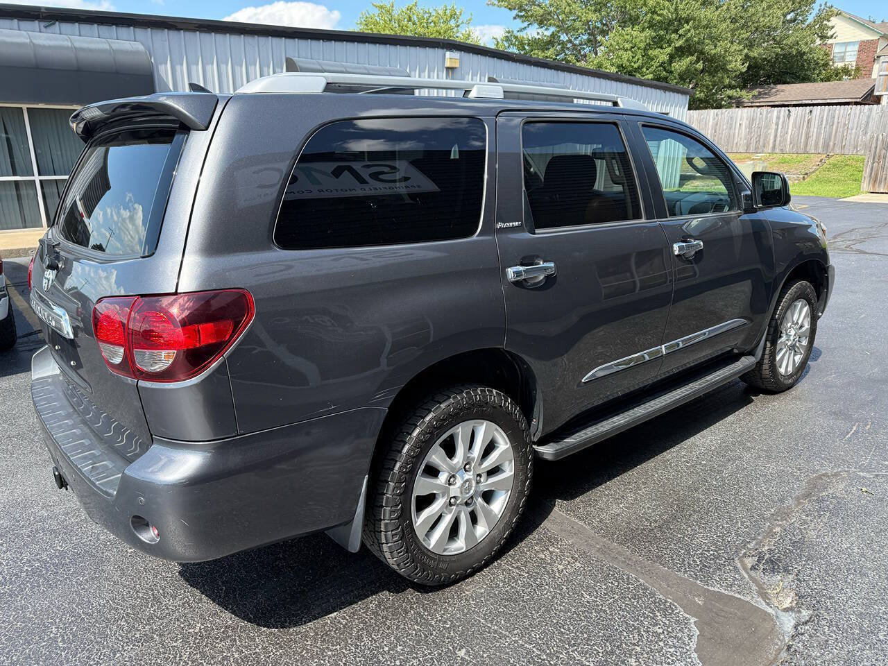 Used 2018 Toyota Sequoia Platinum w/ Preferred Accessory Package AWD/4WD image 6