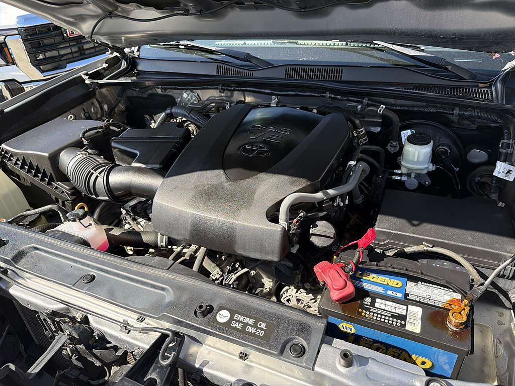 Used 2017 Toyota Tacoma TRD Sport AWD/4WD image 27