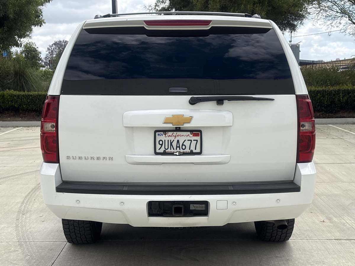 Used 2012 Chevrolet Suburban 2500 LS w/ Convenience Package 1 RWD image 4