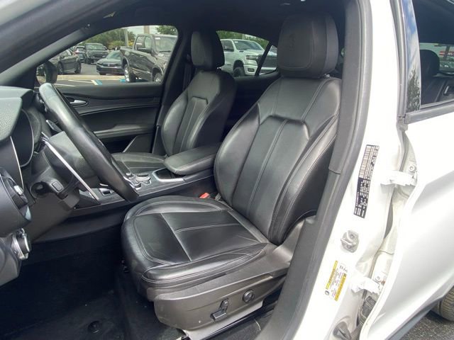 Used 2022 Alfa Romeo Stelvio Sprint RWD image 15