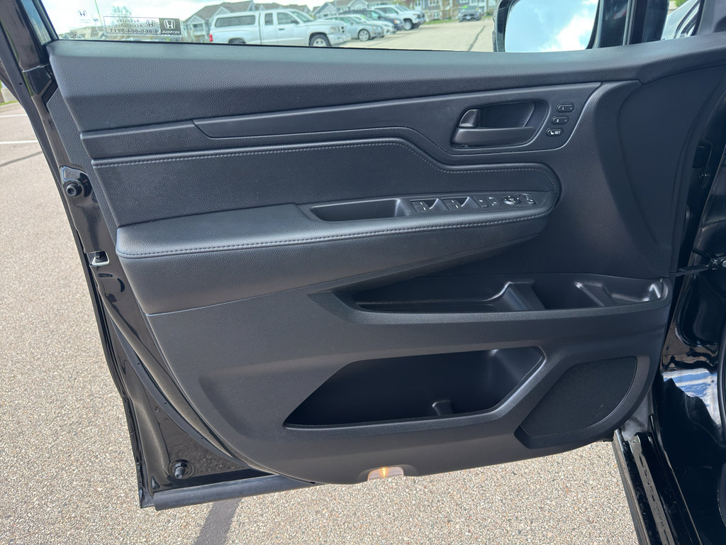 Used 2025 Honda Odyssey Sport-L image 12