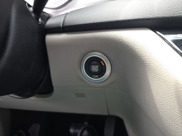Used 2023 Chrysler Pacifica Touring-L FWD image 24