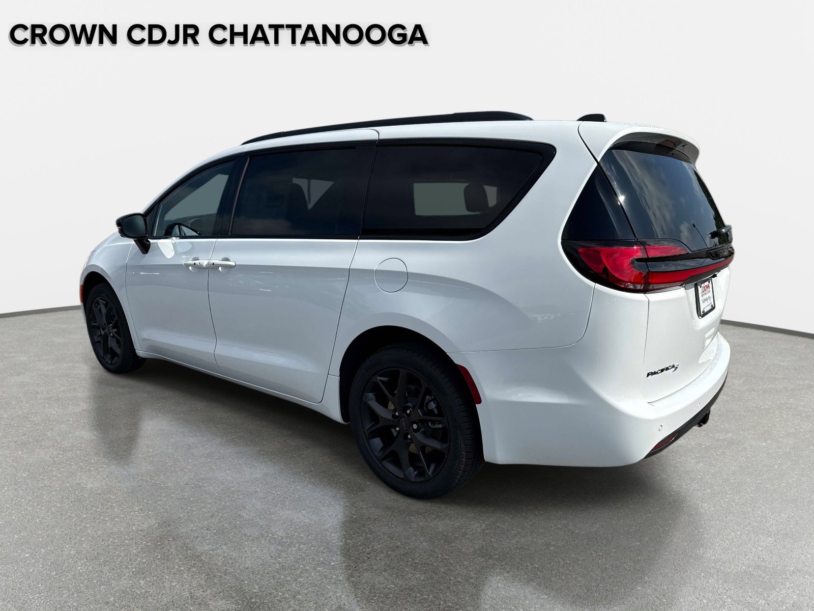 New 2027 Chrysler Pacifica Limited AWD/4WD image 6