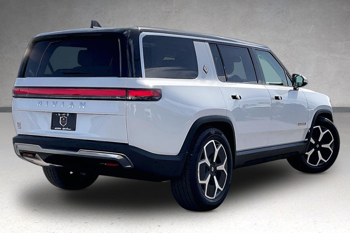 Used 2024 Rivian R1S Adventure Quad AWD/4WD image 35