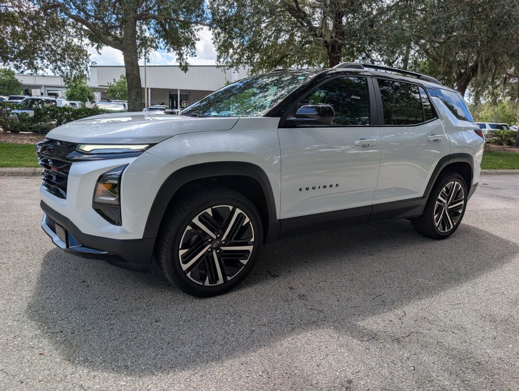 New 2027 Chevrolet Equinox RS FWD image 3
