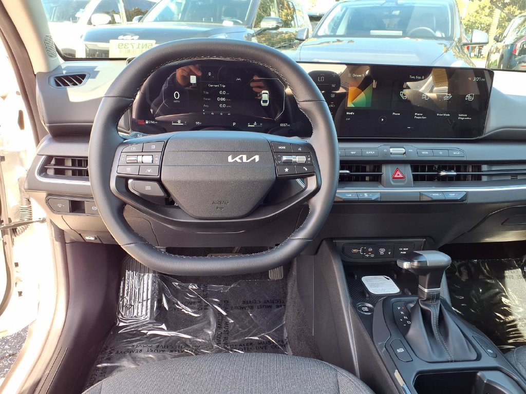 Certified 2025 Kia K4 EX FWD image 17