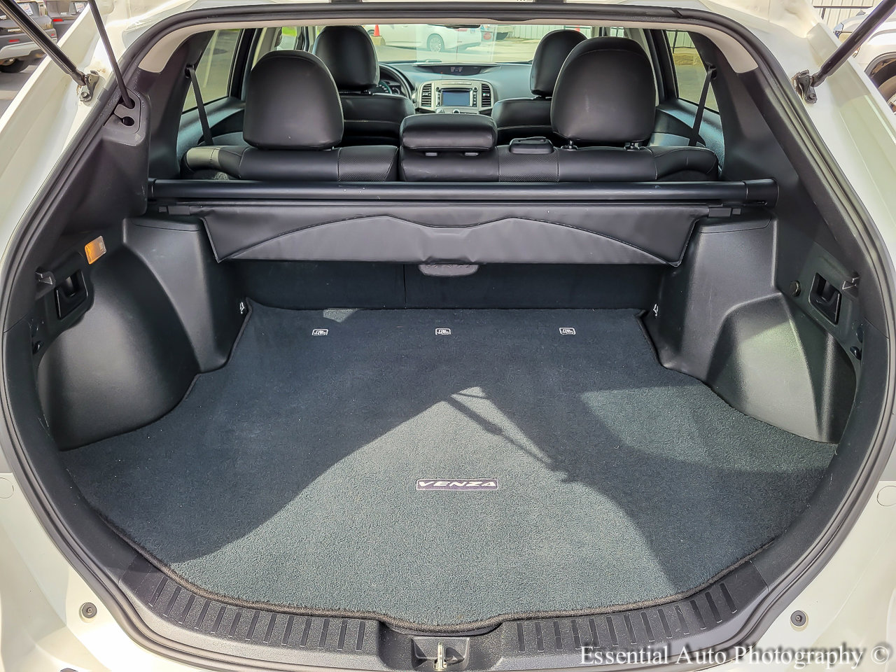 Used 2013 Toyota Venza LE image 24