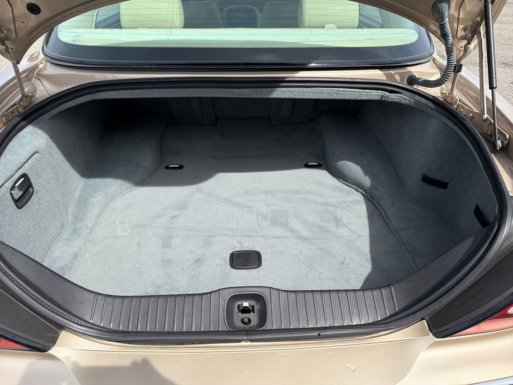 Used 2005 Jaguar XJ8 image 40