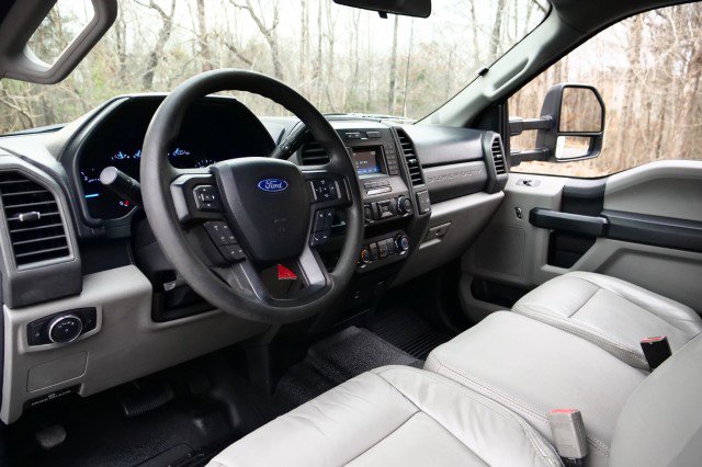 Used 2019 Ford F550 XL / DRW / Knapheide KUV / V8 image 2