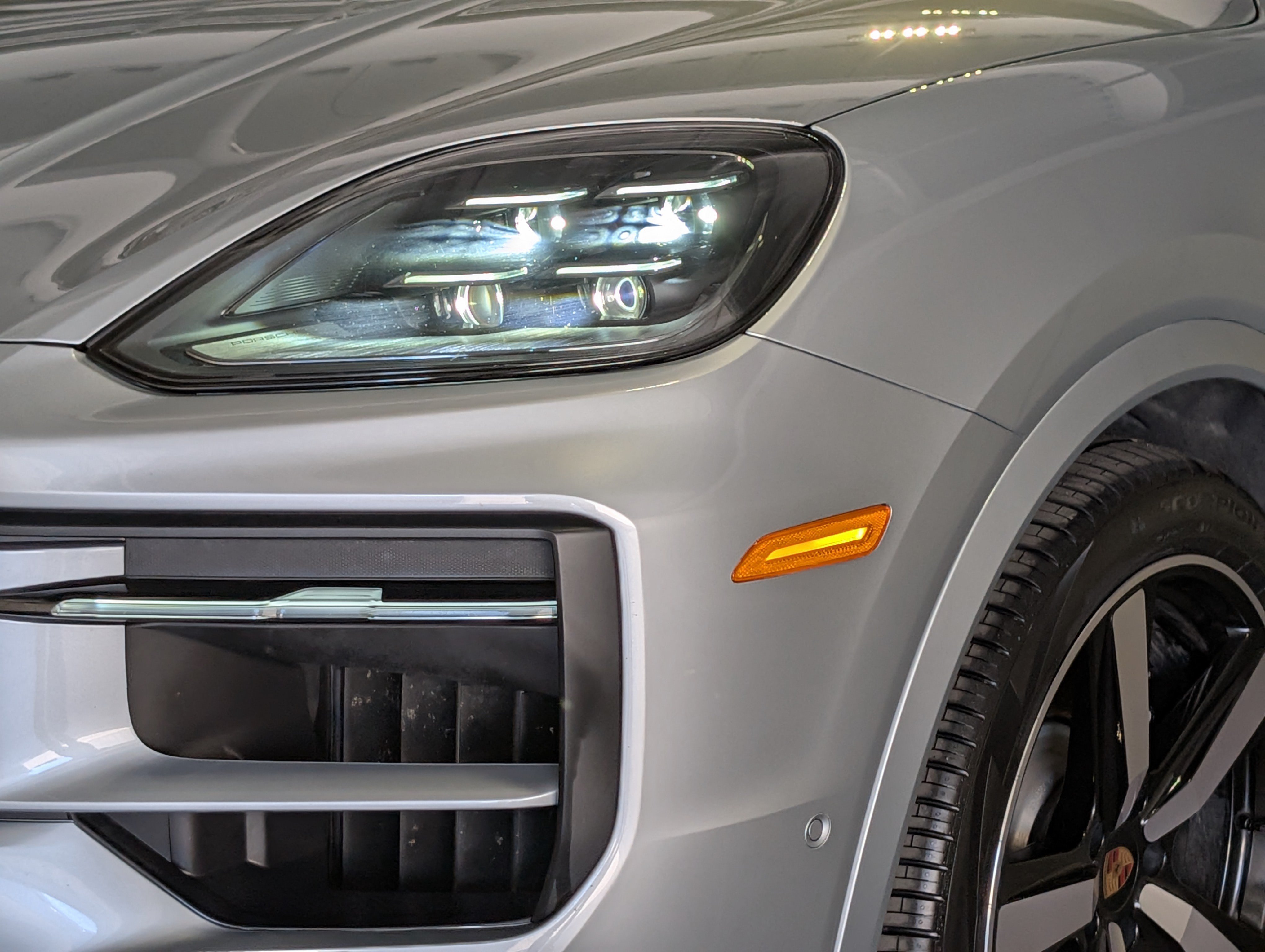 Certified 2025 Porsche Cayenne S AWD/4WD image 43