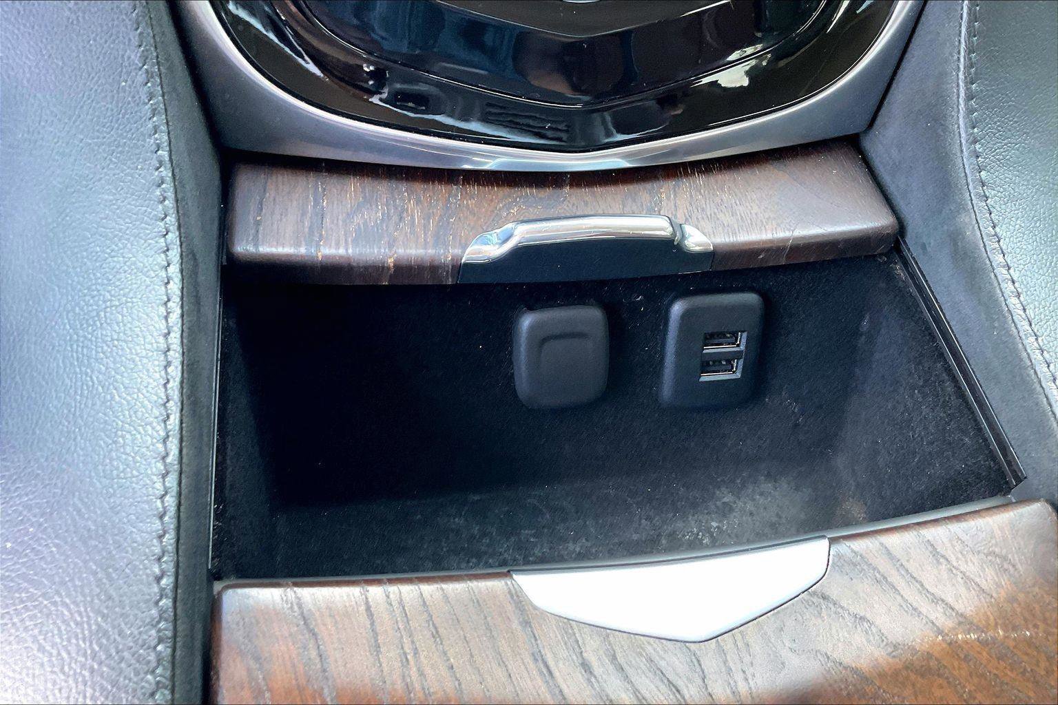 Used 2015 Cadillac Escalade Premium AWD/4WD image 16