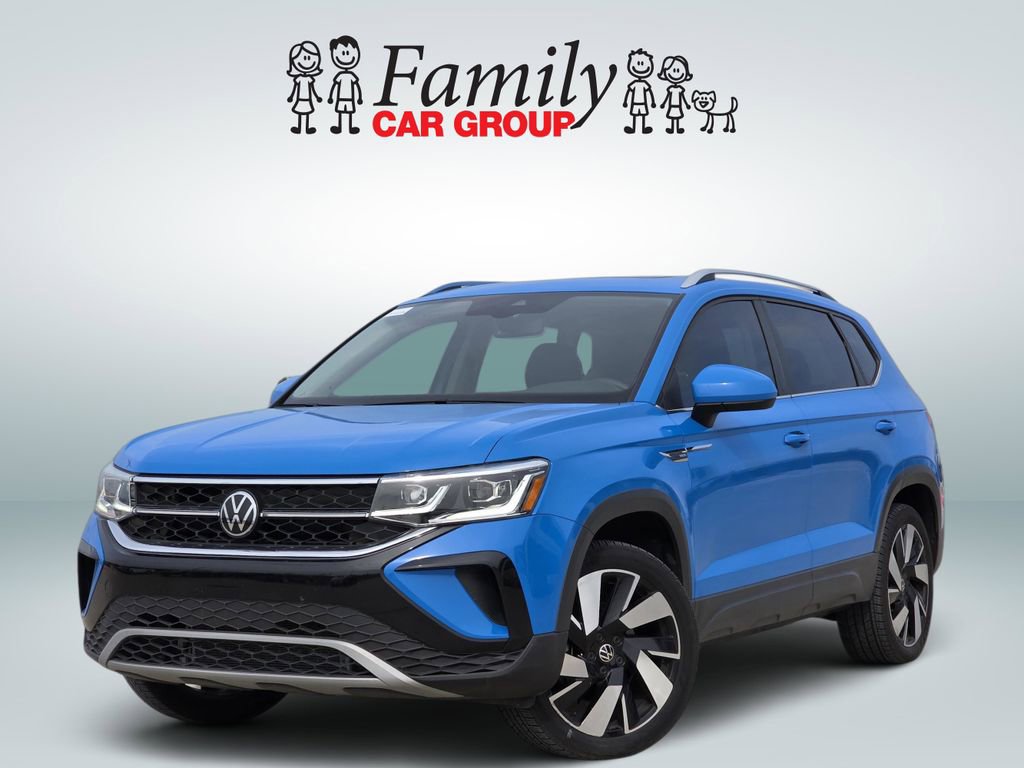 Used 2024 Volkswagen Taos SEL image 1