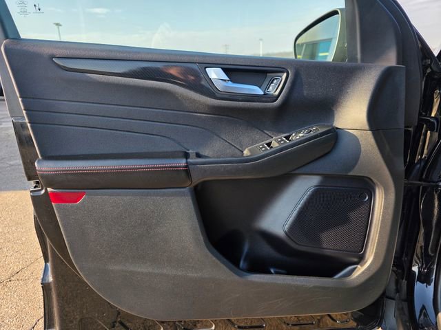 Used 2023 Ford Escape ST-Line image 6