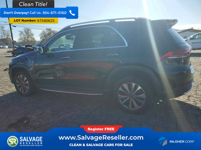 Used 2020 Mercedes-Benz GLE 350 w/ Premium Package image 3