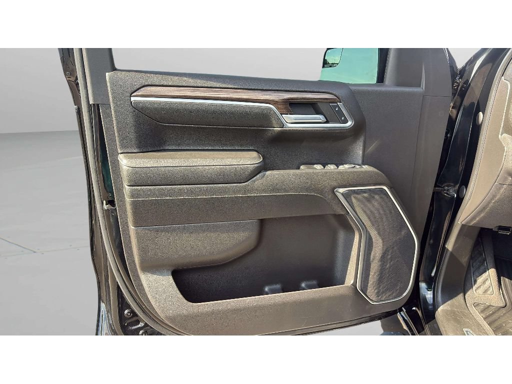 Used 2023 Chevrolet Silverado 1500 LT AWD/4WD image 13